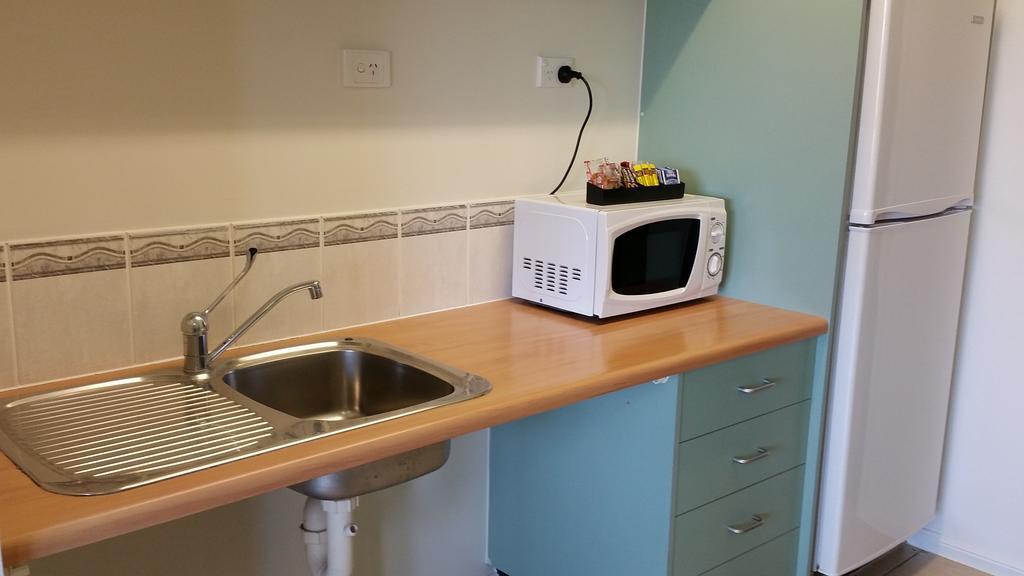 Port Denison Motor Inn 보엔 외부 사진