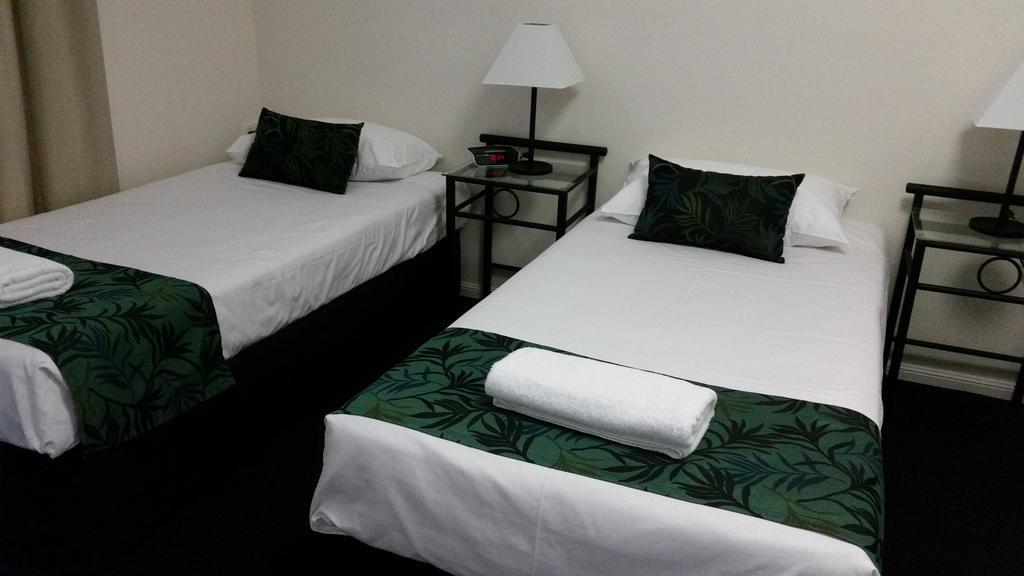 Port Denison Motor Inn 보엔 외부 사진