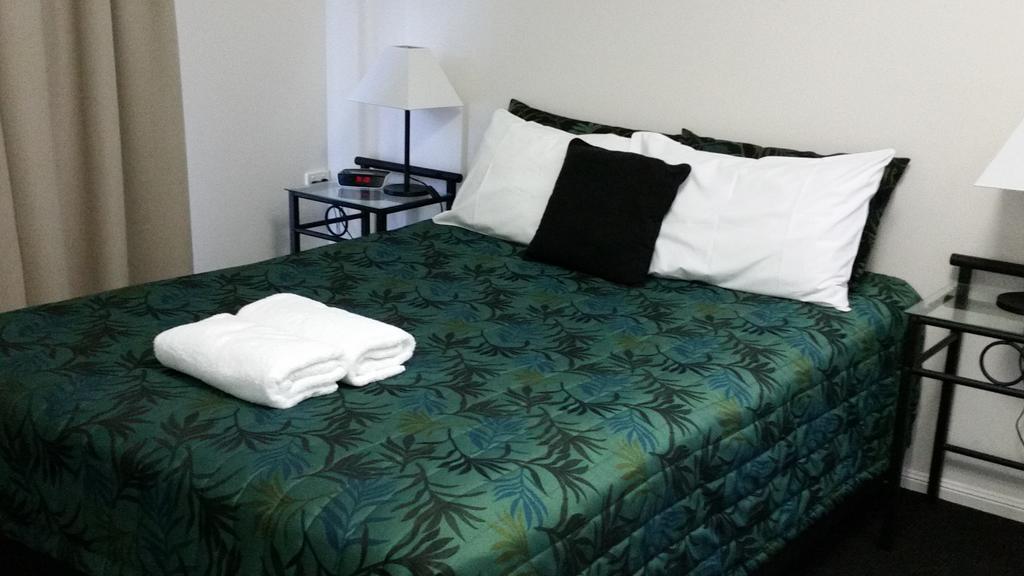 Port Denison Motor Inn 보엔 외부 사진